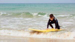 aprender a surfear en familia Loredo Surf School